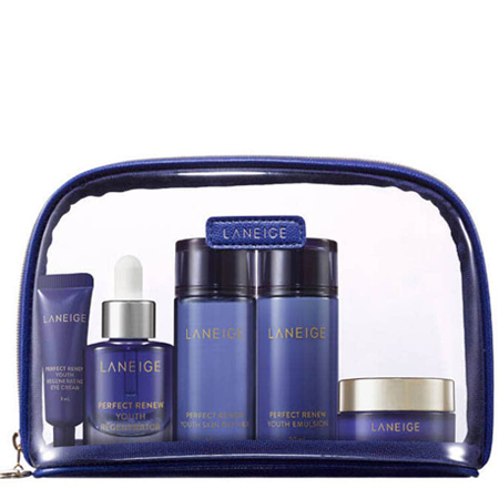 Laneige Perfect Renew Anti Aging Trial Set  ใหม่ล่าสุด! นวัตกรรมเพื่อผิวอ่อนเยาว์  ชะลอสัญญาณความร่วงโรยแห่งวัย   ฟื้นบำรุงผิวให้กลับมาเปล่งปลั่งอ่อนเยาว์ราวกับผิวกำเนิดใหม่ ด้วยไกลโค มิราเคิล (Glyco-Miracle™) ตรงเข้าจัดการ 5 สัญญาณแห่งวัย ได้แก่ ขาดความกระชับ ริ้วรอย ผิวหยาบกร้าน ขาดความเปล่งประกาย ขาดความชุ่มชื้น เพื่อมอบผลลัพธ์ผิวเนียนนุ่มและเอิบอิ่ม